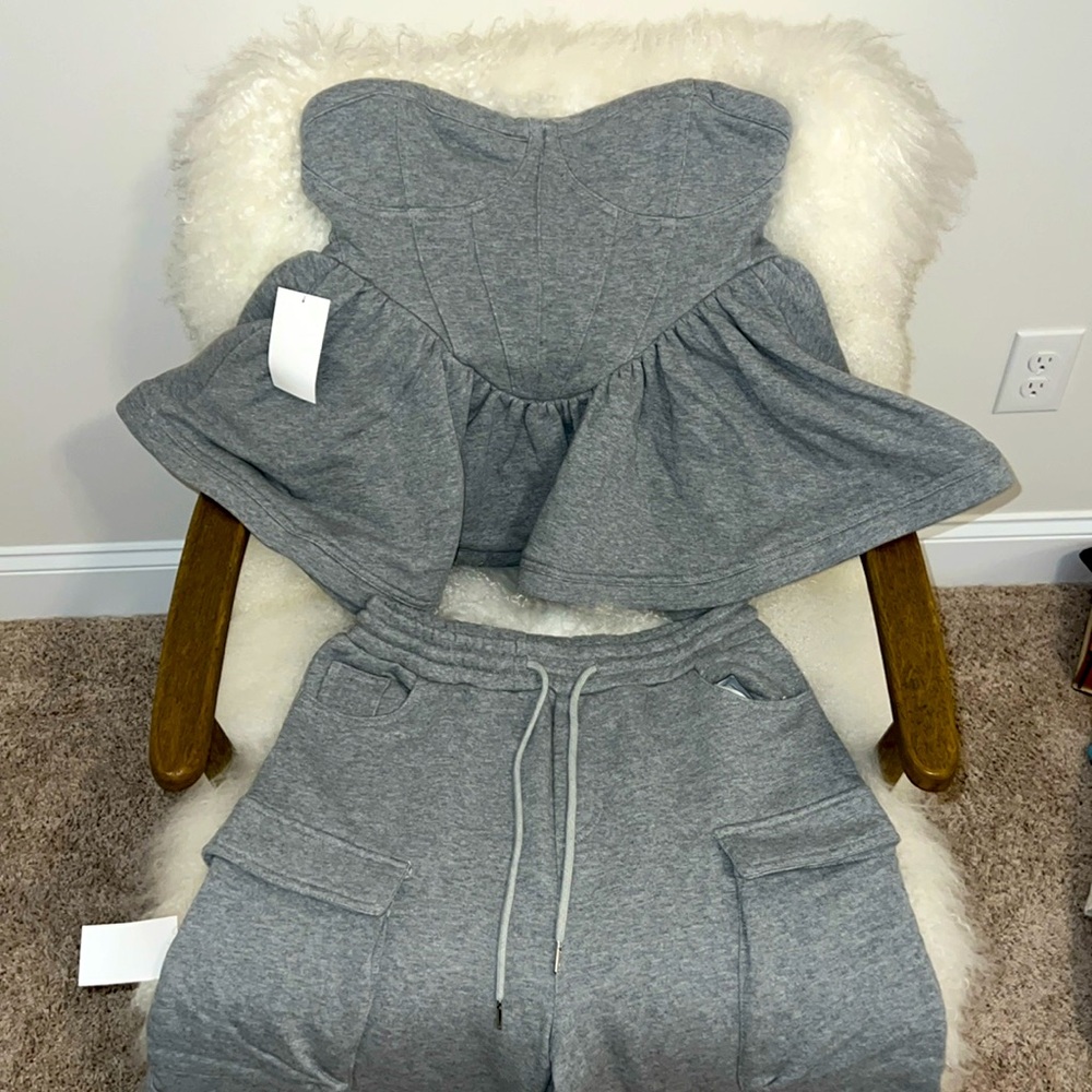 Beautiful stylish bustier top/pant set!